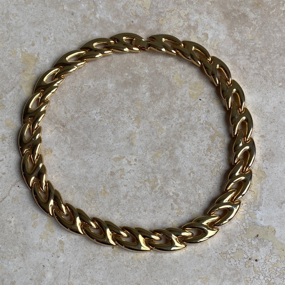 Vintage (late 80s) Gold colored collar bone necklace